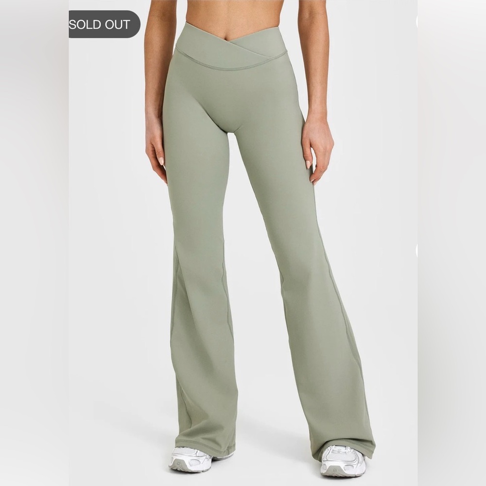 ***NWOT ONER ACTIVE Unified Move Wrap Flared Pants in size L